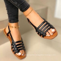 2021 New Flat Sole Single Shoes Fashion Hollow out Beach Shoes Women′s Sandals in Spring and Summer